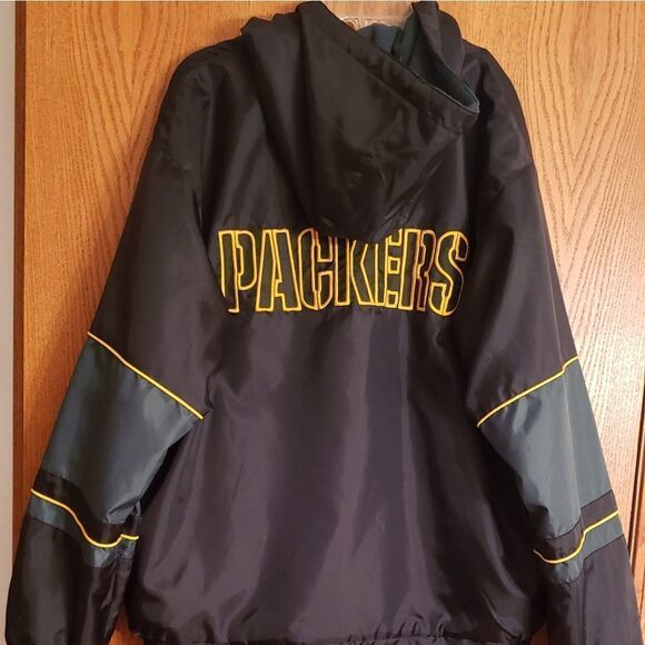 EUC Reversible Green Bay Packers Jacket Sz M - Picture 3 of 7
